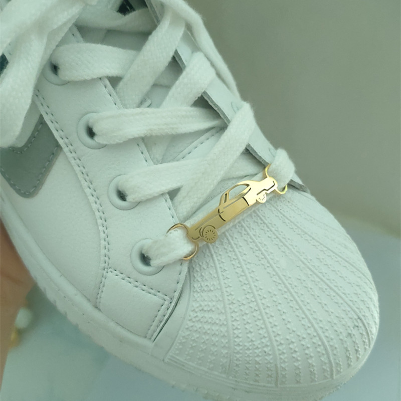 Car Accessories For Women - Custom ชื่อรองเท้าหัวเข็มขัดสแตนเลส Vintage รถน่ารัก Charm รองเท้า